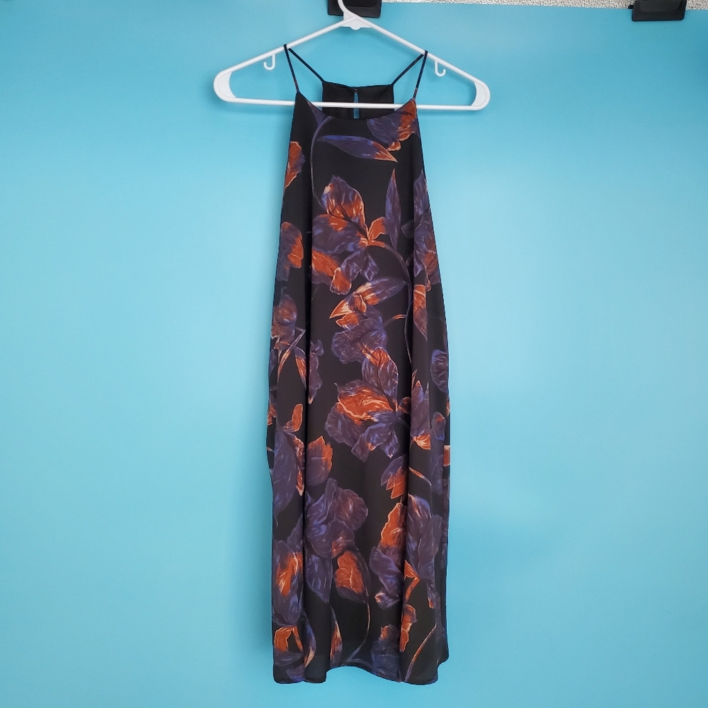 Everly Dress Size Medium Floral Black Shift